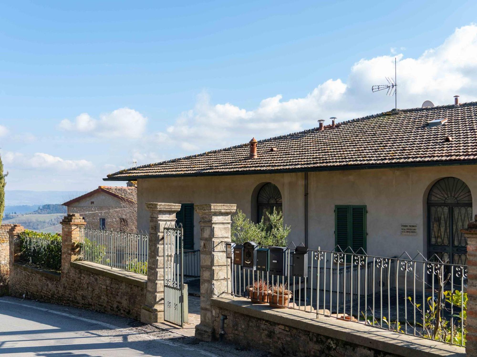Sunflowers - Appartamento A San Gimignano Exterior photo